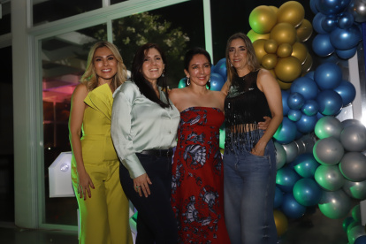 Kharla Chávez, Mariuxi Aguirre, Genoveva Garaycoa y Alexandra Torres.