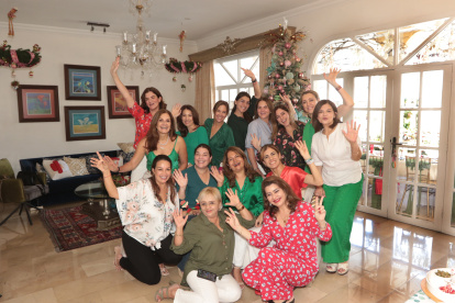 En la reunión no faltó el chocolate caliente y el pan de pascuas.