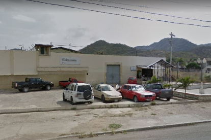 Reclusorio. Fachada de la cárcel de Bahía de Caráquez.