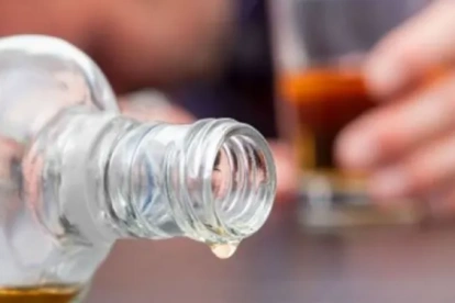 Entre los principales afectados por el consumo de este tipo de bebidas fraudulentas se encuentran personas en situación de calle