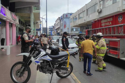 Machala. Los bomberos apoyaron en la emergencia del miércoles 21 de diciembre de 2022.