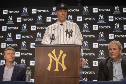 Aaron Judge durante su conferencia, donde dejó claro su compromiso con los Yanquis de Nueva York.