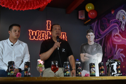 Piero Hincapié lanzó su marca de bebidas carbonatadas, gracias a su empresa PH Wall.