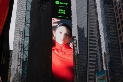 Ceci Juno en Times Square.
