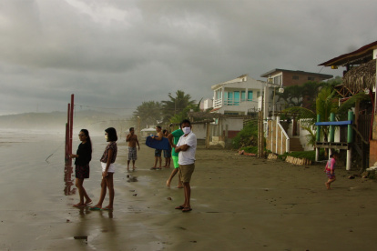 Paradero. Tanto Curía como Las Núñez y San José comparten una playa, que se la puede recorrer caminando.