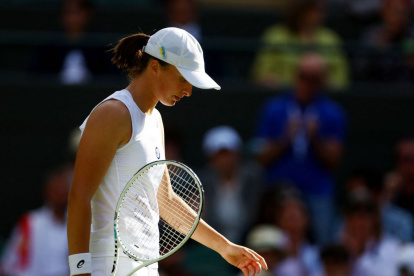 Iga tras perder ante Elena Rybakina por parciales de 6-3 y 6-1.
