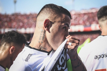 Derlis González, delantero paraguayo, por el que Olimpia adeudaba dinero.