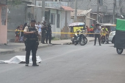 Al momento se desconocen las causas de estos crímenes. Policías aún realizan las investigaciones preliminares.