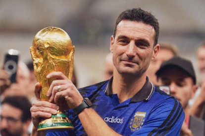 Lionel Scaloni, durante los festejos tras obtener la Copa del Mundo.