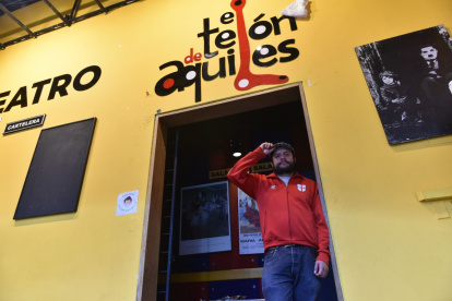 Lugar. En 2016, el Telón de Aquiles ocupó el espacio de la sede Tumbaco del cine Ochoymedio. Hoy se enfocan en obras infantiles.