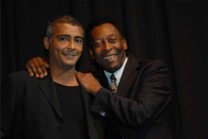 Romario (i) desea que la salud de su compatriota Pelé mejore.