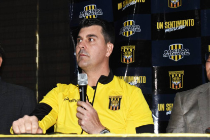 Ismael Rescalvo, durante su presentación como técnico del The Strongest boliviano.
