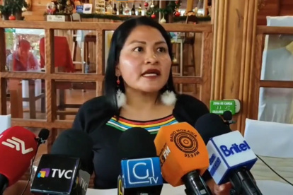 La vicepresidenta de la Conaie, Zenaida Yasacama, ofreció declaraciones sobre los acuerdos.