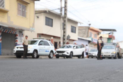 Guayaquil. La Policía patrulla en Guasmo, tras un asesinato ocurrido el 28 de diciembre de 2022.