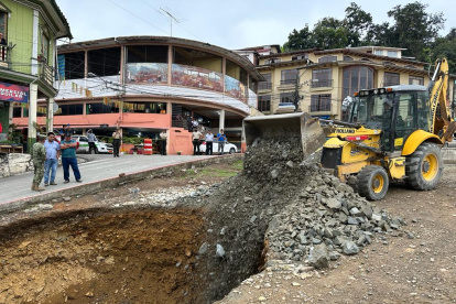 La tarde del 29 de diciembre de 2022, maquinaria pesada empezó los trabajos en el nuevo hundimiento de Zaruma.