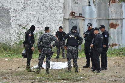 Machala. Elementos del GOE encontraron un cuerpo luego de la balacera.