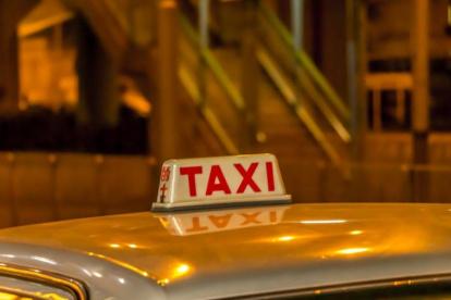 Los delincuentes utilizan taxis amarillos para cometer sus fechorías. Los lugares escogidos para agarrar a su ‘presa’ son los centros comerciales.