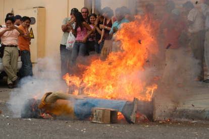 La medida tiene como objetivo evitar algún accidente durante la quema de los monigotes.
