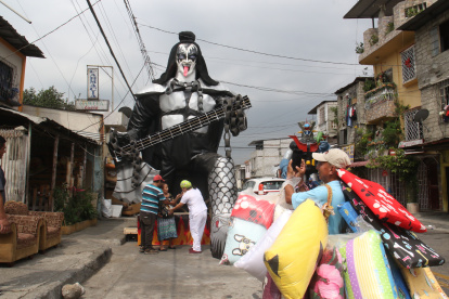 El muñeco está en Alcedo, entre la 14 y la 15, en el suroeste de Guayaquil.