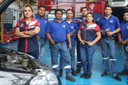 Nancy Jacqueline Fierro, la propietaria, pone especial énfasis en la capacitación y la honestidad. Juntos han formado una gran familia.