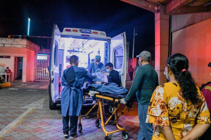 Quito. El traslado hacia la capital se hizo desde Lago Agrio, tras la atención inicial recibida luego del ataque.