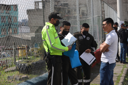 La Policía indaga si los atacantes serían miembros de una banda que en las últimas semanas han cometido varios robos.