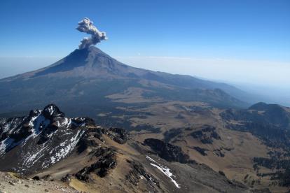 Foto referencia del volcán Popocatépetl