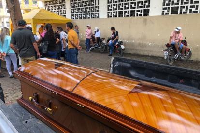 Hecho. Allegados a Vergara lo vieron salir de una discoteca antes de morir.