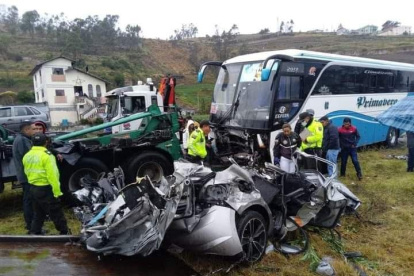 Los lesionados fueron llevados a hospitales de Ambato.