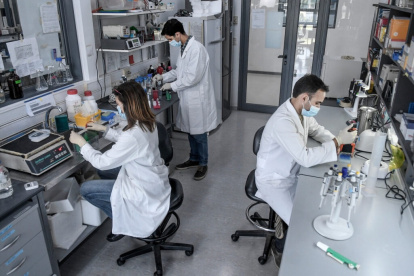 Montevideo. Jornada laboral en la sede de Eolo Pharma en la capital de Uruguay.