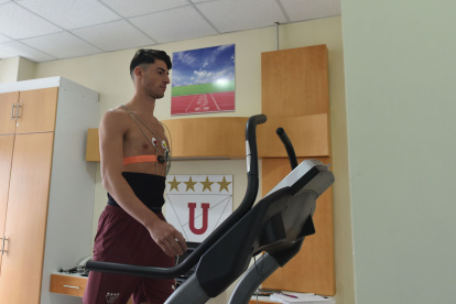 El defensa argentino Facundo Rodríguez se sometió a los exámenes médicos, la mañana de este martes 3 de enero de 2023. Horas después ya fue presentado de manera oficial por los albos.