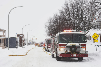 El Servicio Meteorológico Nacional (NWS, en inglés) informó que la tormenta traerá fuertes nevadas, hielo, fuertes tormentas eléctricas