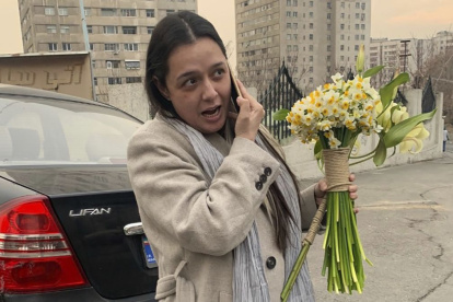 La artista muestra su satifacción al ser liberada. Taraneh ha participado en galardonadas cintas como El cliente (2016).