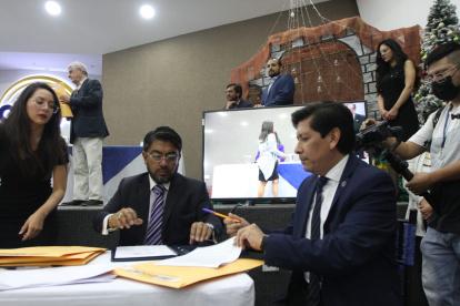 Los moderadores firmaron un compromiso de confidencialidad sobre las preguntas para los debates.