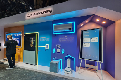 Este equipo también funciona como una potente plataforma de carga que admite carga inalámbrica de hasta 15 W