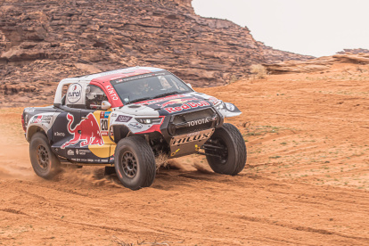 Nasser Al-Attiyah ganó la quinta etapa del Rally Dakar y se consolida en el liderato.