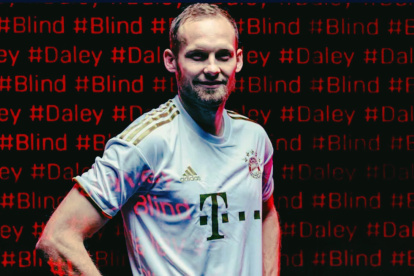 El defensa Daley Blind ya luce la camiseta del Bayern Múnich.