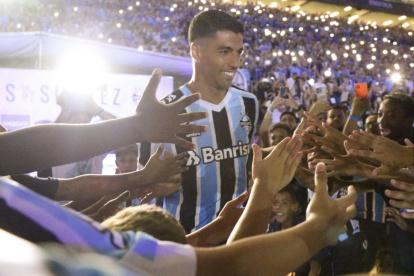 Luis Suárez, delantero uruguayo, durante su presentación con Gremio.