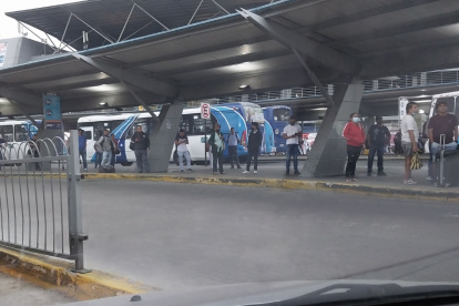 La falta de las estructuras provoca riesgos a los transeúntes