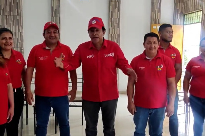 El exmandatario dirige el partido y acompaña a sus candidatos.