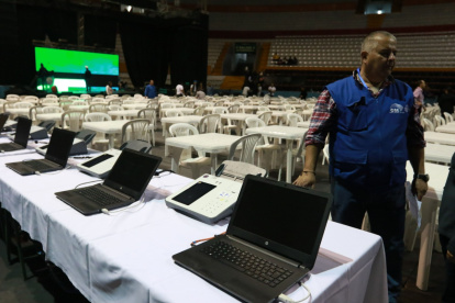 Prueba. Los técnicos revisarán los sistemas electorales que se usarán en febrero.