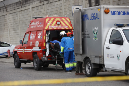 Familiares de la víctimas se acercaron hasta el lugar de los hechos.