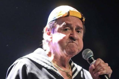 Carlos Villagrán interpretando a Kiko