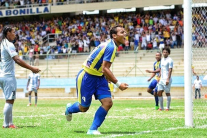 Gerson cuando estaba en la habitación del hospital de IESS Ceibos de Guayaquil.