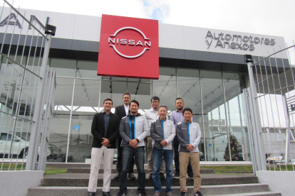 Grupo.- Los expertos que llegaron a Ecuador para estudiar las vías del país.