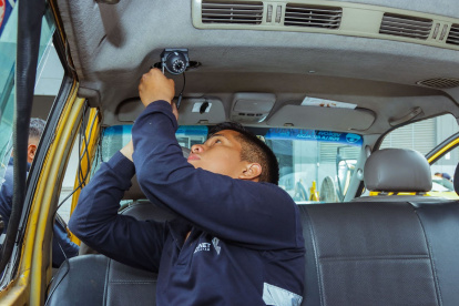 El 27 %, de un total de 2.700 unidades de expreso son monitoreadas.