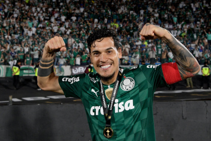 Gustavo Gómez, defensa paraguayo del Palmeiras, prolongó su contrato con este club.