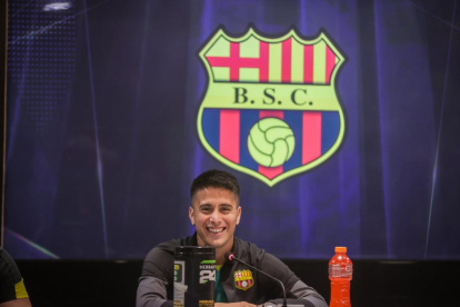 Chrisitian Ortiz fue presentado oficialmente como jugador de Barcelona.