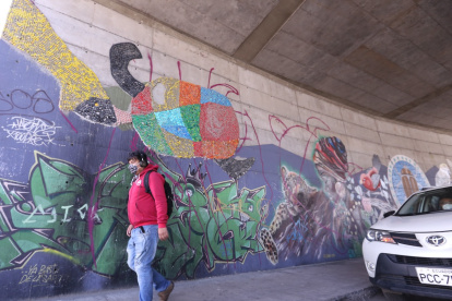Intercambiador. En el norte, un trabajo artístico se realizó con material reciclado