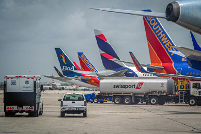 Fotografía de archivo que muestra actividad de aviones en el Aeropuerto Internacional de Miami, Florida. EFE/ Giorgio Viera